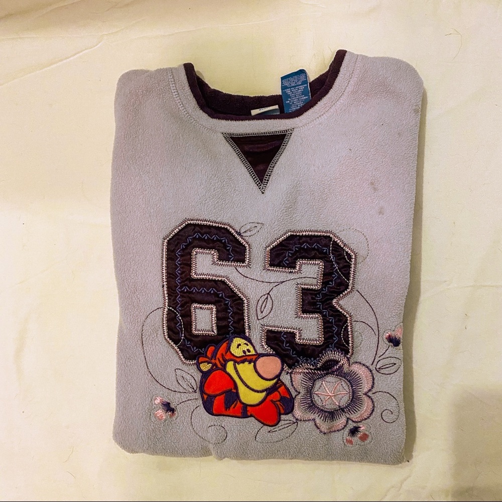 Women’s vintage Purple 1963 Tigger pullover